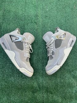 Womens Jordan 4 Retro Frozen Moments