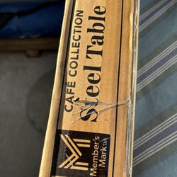 mesa.  nueva.  sele puede poner. unbrella