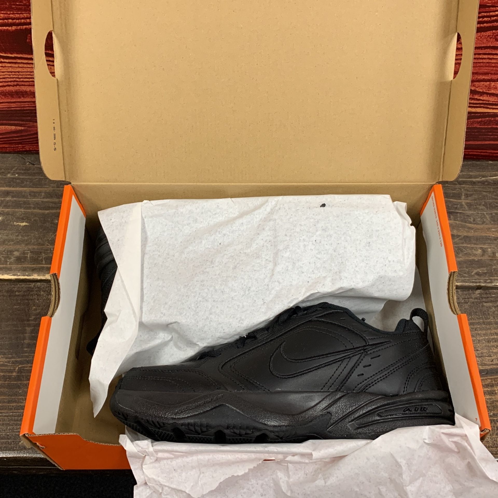 Nike Air Monarch IV (415445-001) 9.5 (NEW)