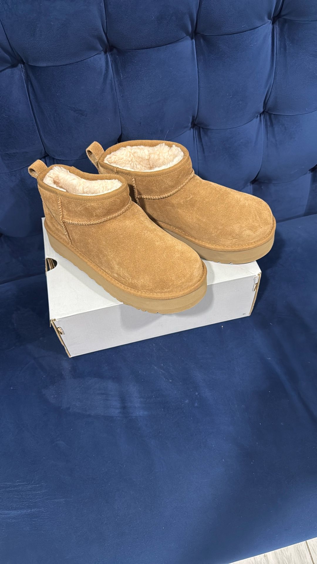 Uggs Size 6 In Kids