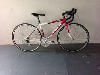 BICYCLE TREK 16 SPEED ROUTEBIKE SIZE 700 BRAND NEW
