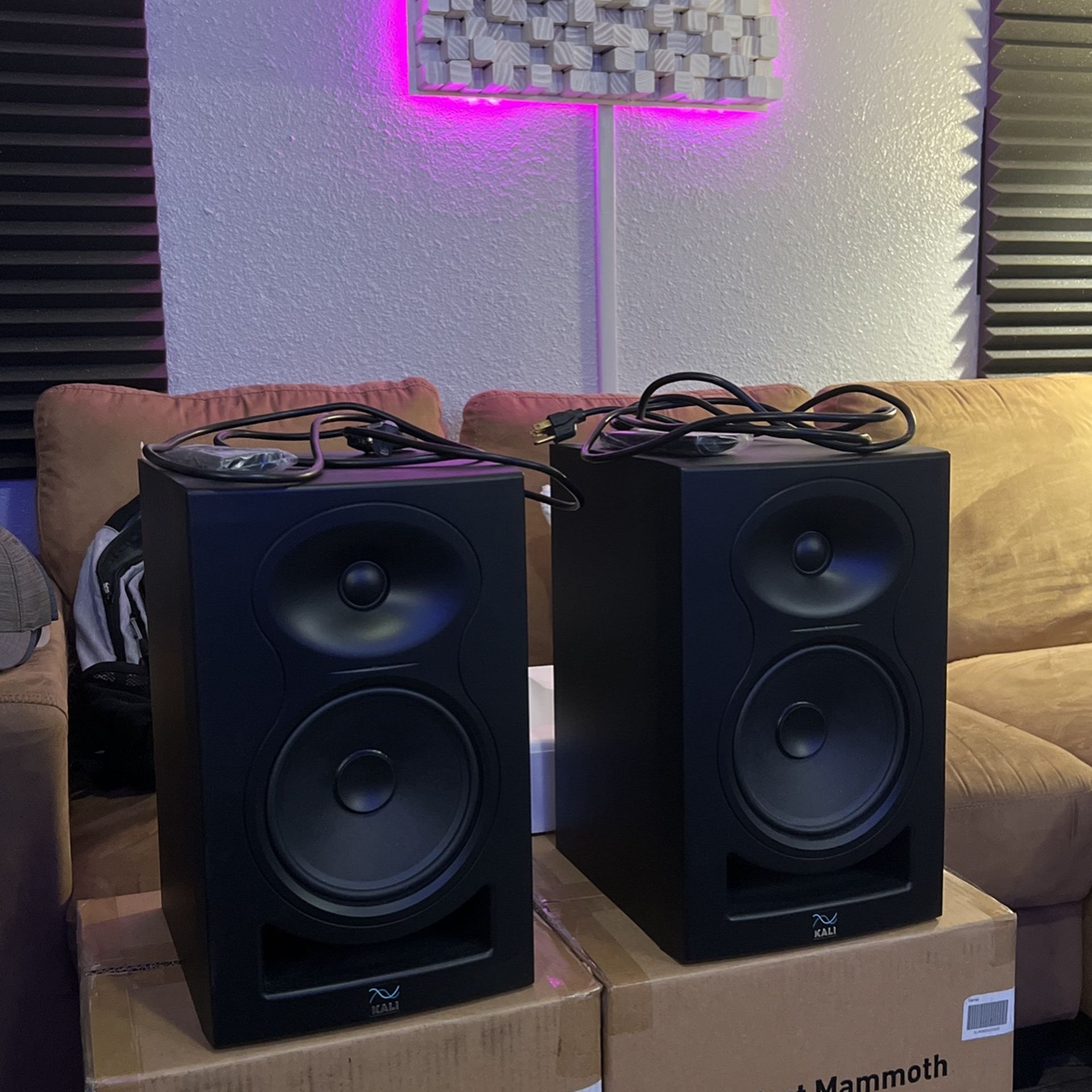 Kali Audio MM-6