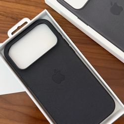 iphone 17 pro max case, black techwoven