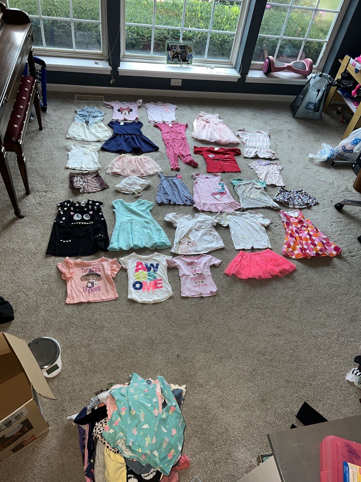 Girls spring/summer 2T clothes. No holes but some are stained and have piling 