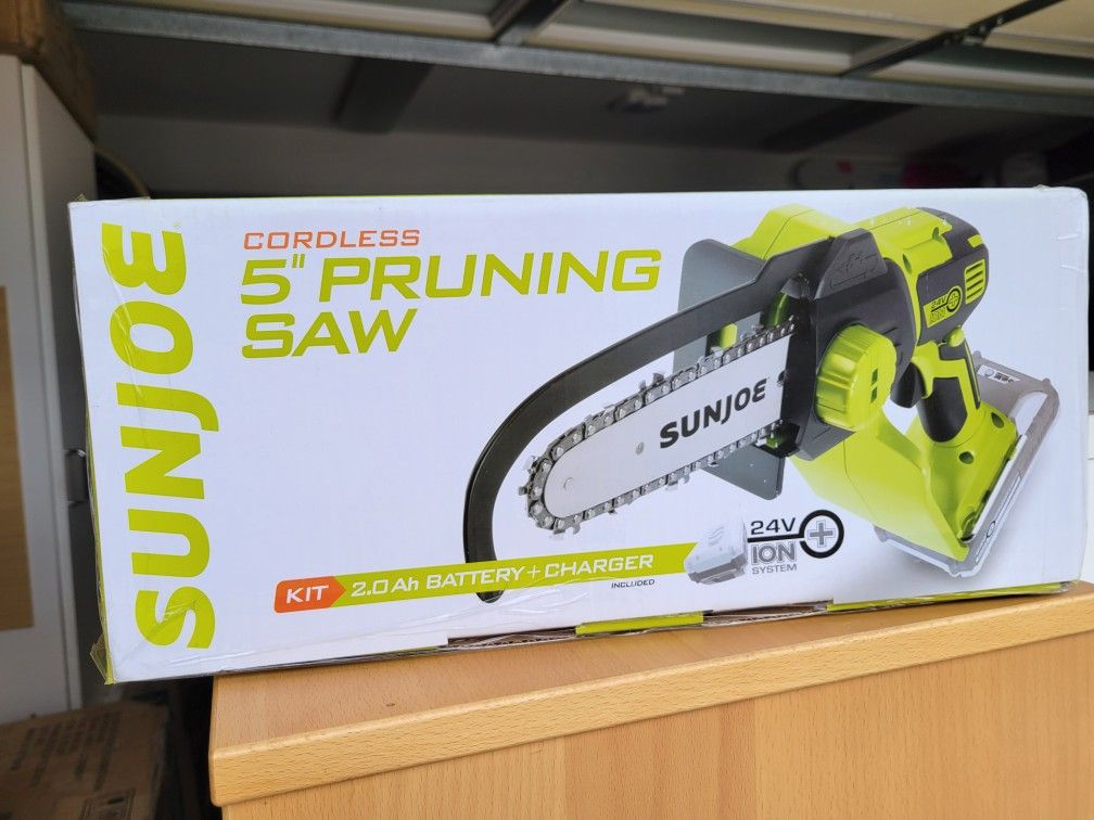 Brand New Sunjoe Handheld Battery Wireless Pruning Saw Mini Chainsaw