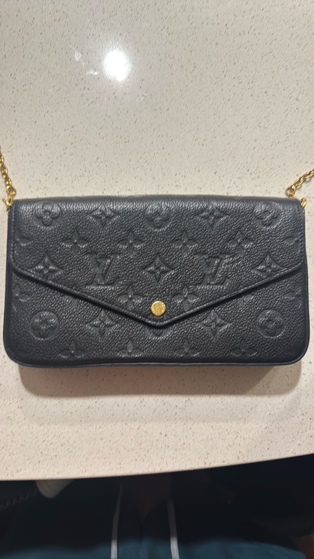 LOUIS VUITTON