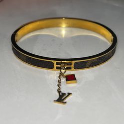 LOUIS VUITTON 18k Yellow Gold Leather Bracelet