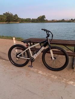 Crew Method 750 E-BMX EV