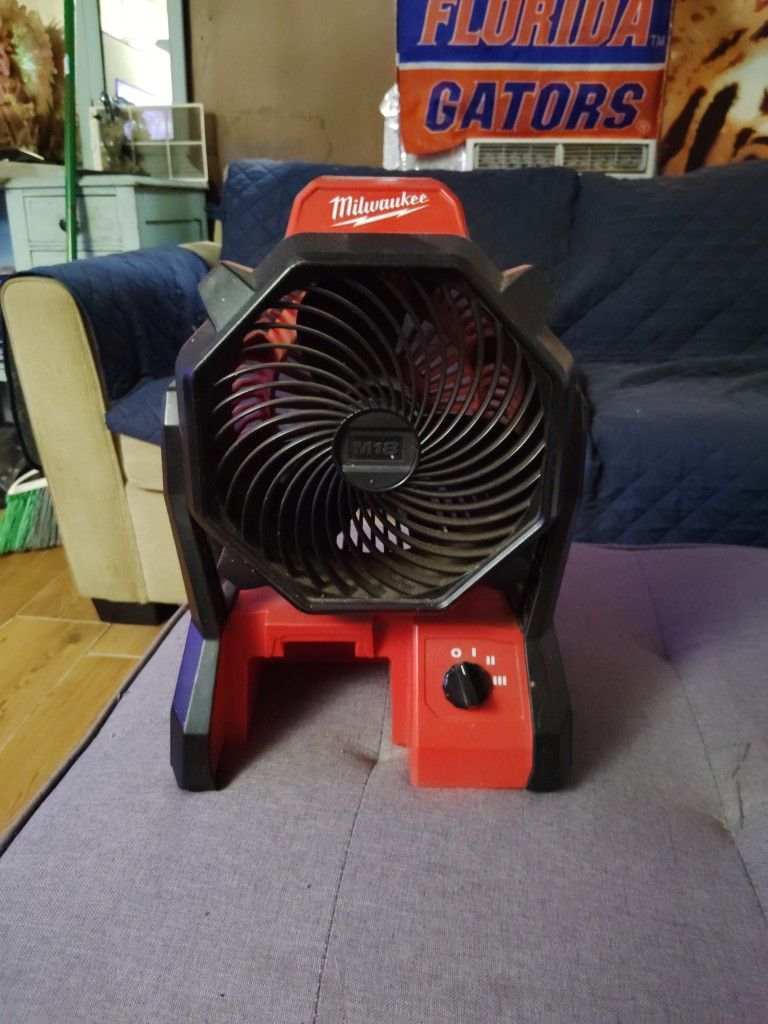 Milwaukee M18 Battery Powered Cyclone Tunnel Fan