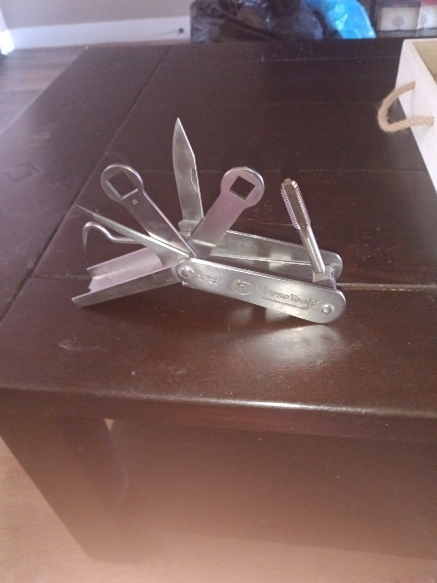 Horse Multi Tool By HORSE TOOLS INC. W CASE