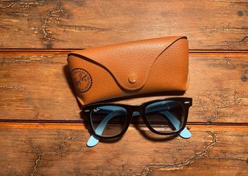 😎 Ray-Ban Sun Glasses Barley Used Black & Blue