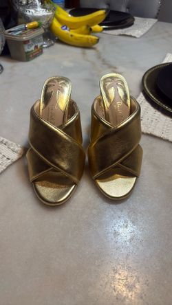Antonio Melani Gold Designer Sandals (7m)
