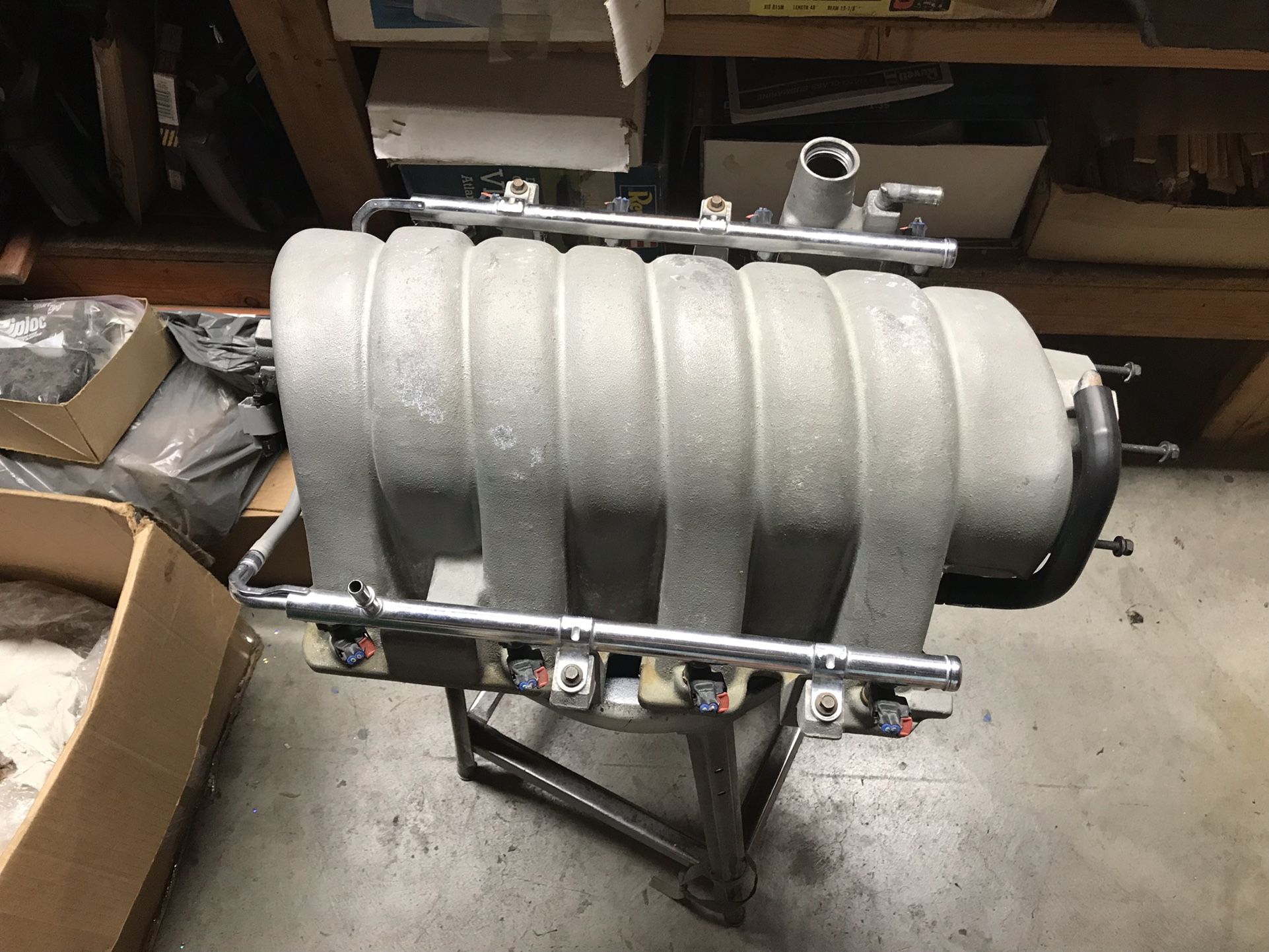 6.1 Hemi SRT intake Manifold w/ gaskets