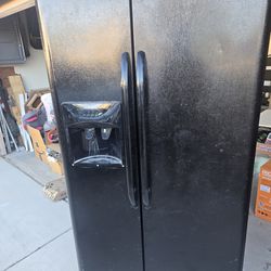 Frigidaire side by side fridge
