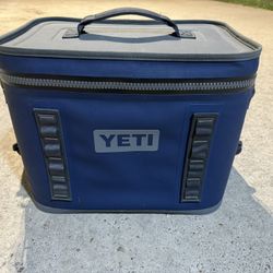 Yeti Hopper Flip 18