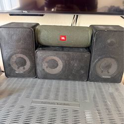 Three Realistic Minimus 7 speakers
