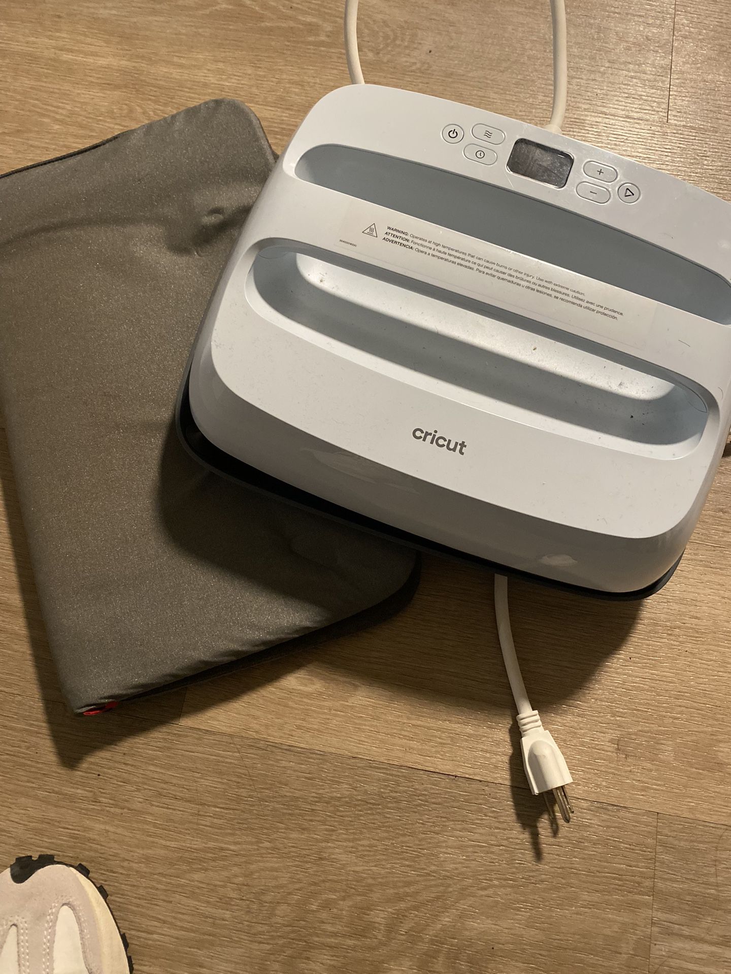 Cricut Heat Press for Sale in Vista, CA OfferUp