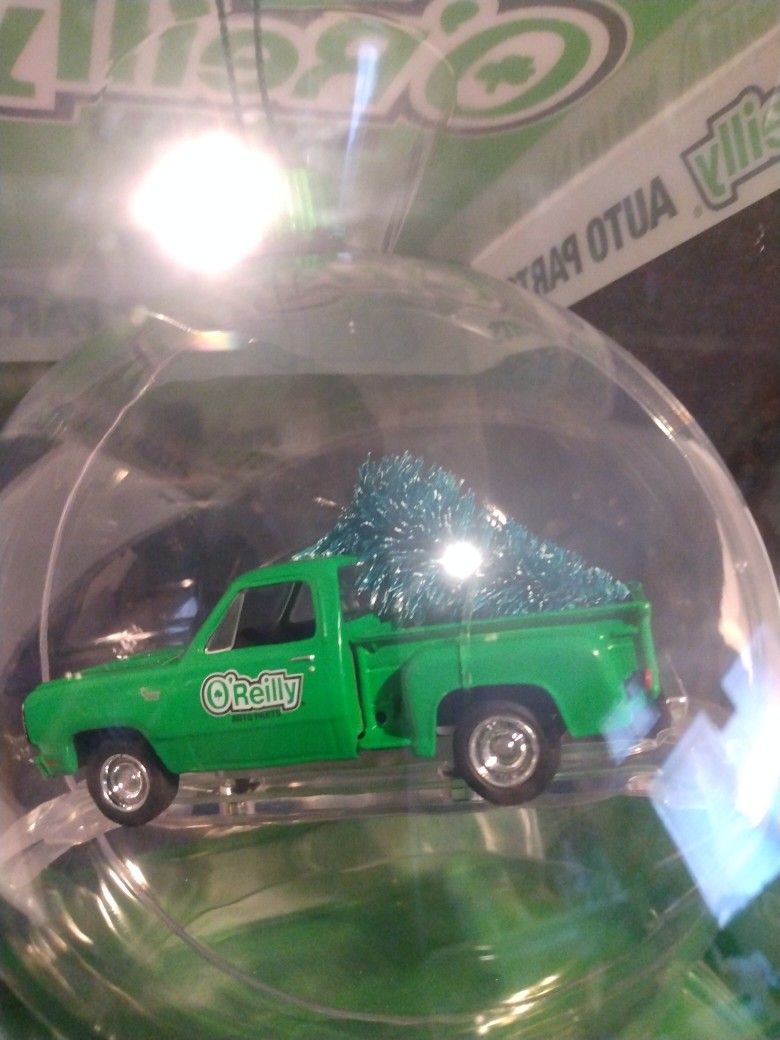 O'reilly M2 Ornament Dodge Truck.