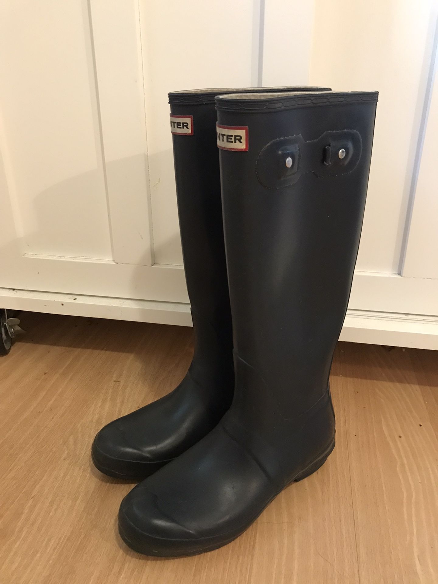 Hunter Women’s Tall Rain Boots -Navy Blue Size 9