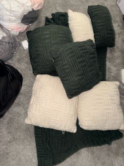 T hrow pillows and Throw