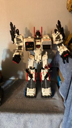 Transformers Metroplex with upgraded hands