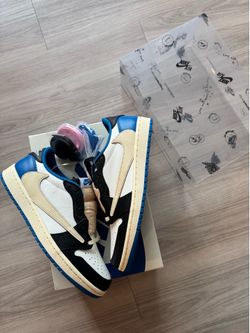 Size 8 men jordan 1 low
