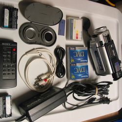 Sony Handycam DCR-TRV17  Mini-DV Tape Digital Video Camera camcorder Playback Transfer w/ NIGHTSHOT