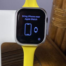 New Apple Watch SE 44mm +cellular 