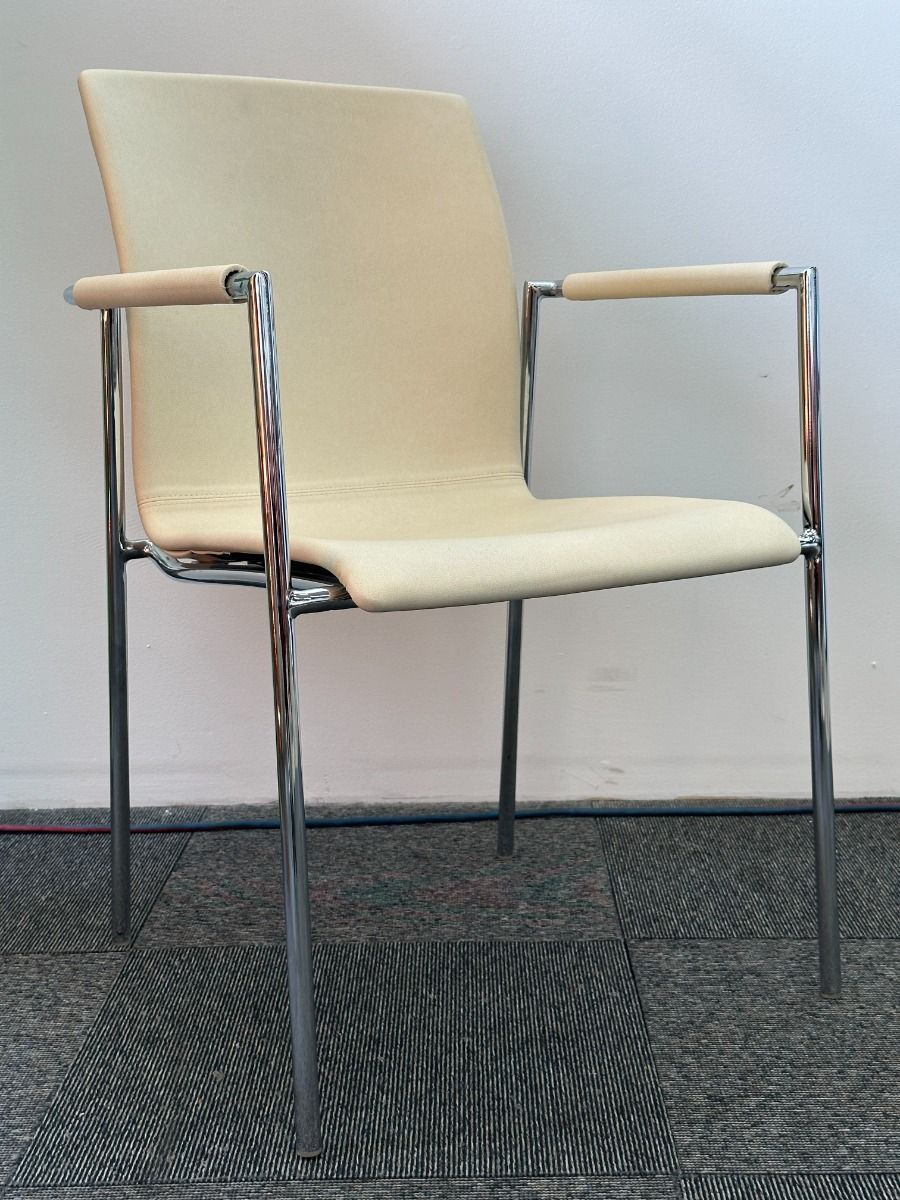 Source International Axis Chair