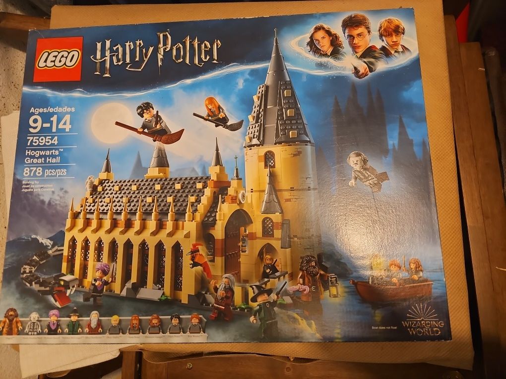 LEGO RETIRED Harry Potter Hogwart's Great Hall #75954