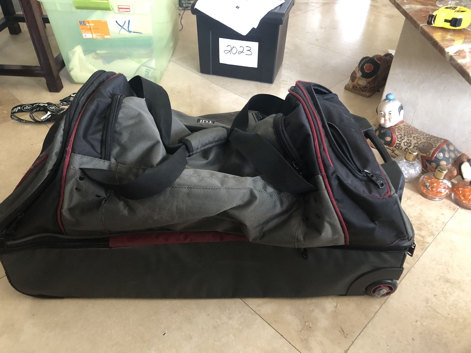 Ful Duffle Bag Luggage Rolling Suitcase