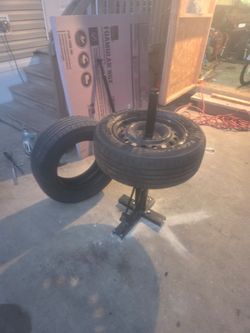 Si asen cambios de llantas  nuevas o usadas .hojo no balanseo