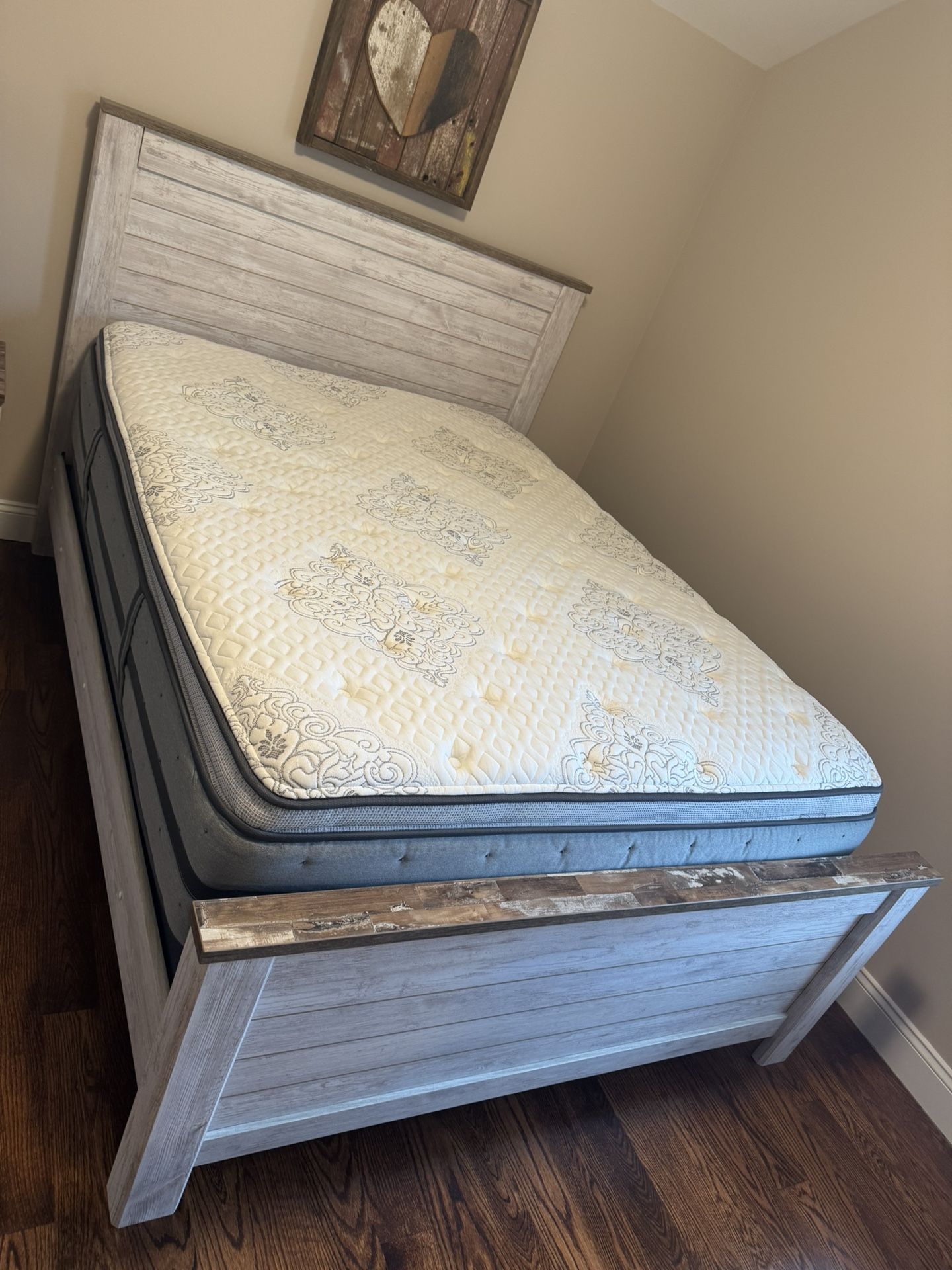 Queen size Mattress‼️‼️ Free Delivery 🚚