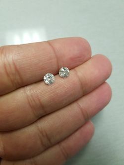 1.56 Carat H Diamond Round Earrings