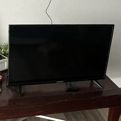 Small TV With New Roku For Kids Room/Kitchen/Office