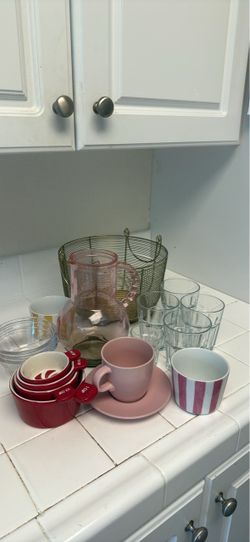 Mixed Kitchen Drinkware and Serveware Lot