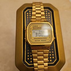 Gold Casio men's watch vintage