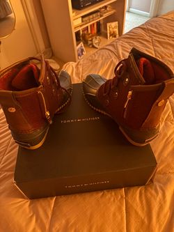 Tommy Hilfiger Woman Boots size 7