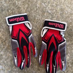 Kids Wilson Football Gloves