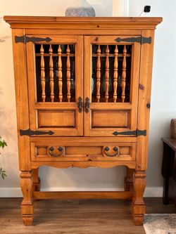 Wine cabinet