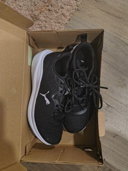 Women's Puma Shoes 7.5