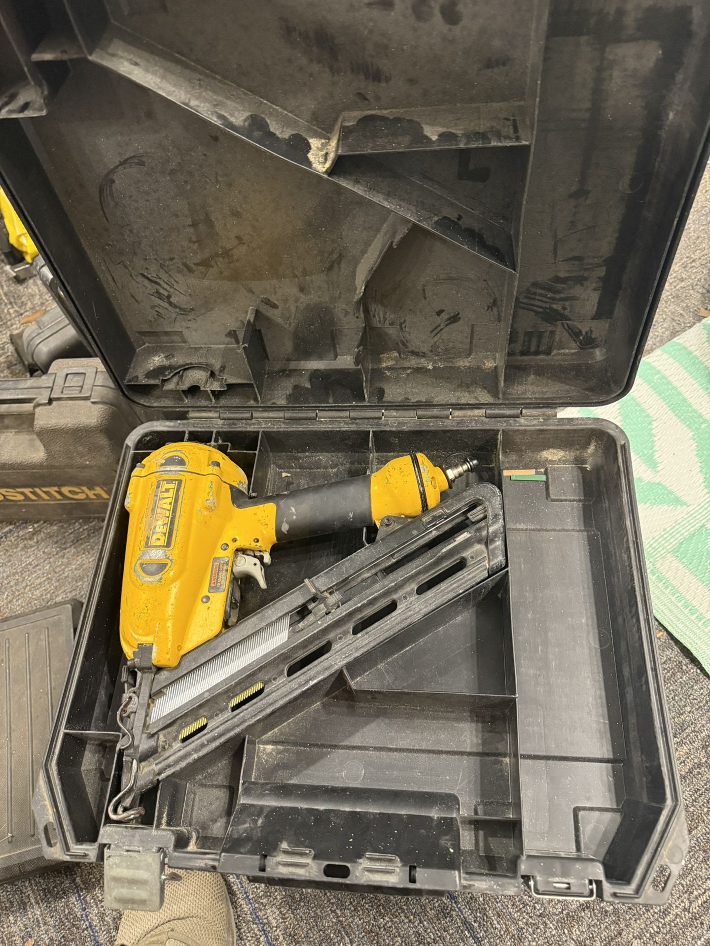 Dewalt 15ga finish nailer