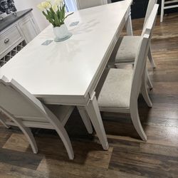 Dinning Table 