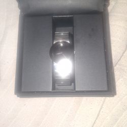 Movado Pearl Saphire Quartz
