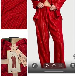 New w/Tags   Victoria’s Secret Red w/Gold Thread Flannel Pajamas  Sz.Large   Valentine’s Gift Bag Included   $40