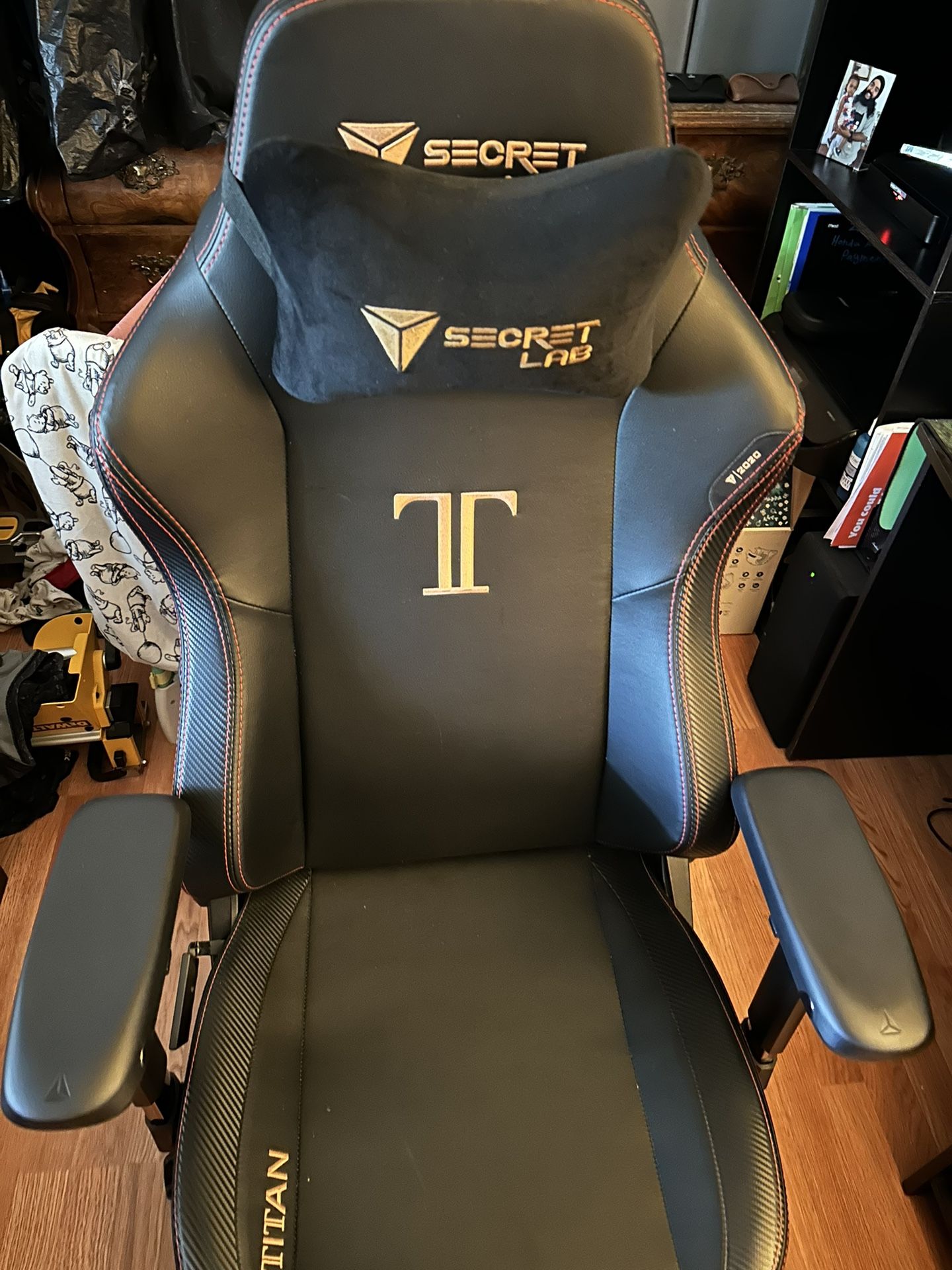 SECRET LAB LEATHER GAMING CHAIR