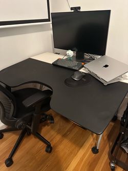 Herman Miller Envelop Desk, perfect for Herman miller embody