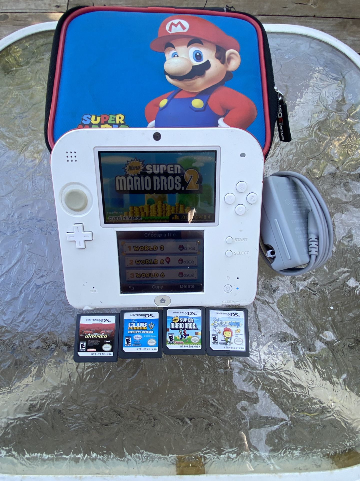 Nintendo 2 Ds + Games