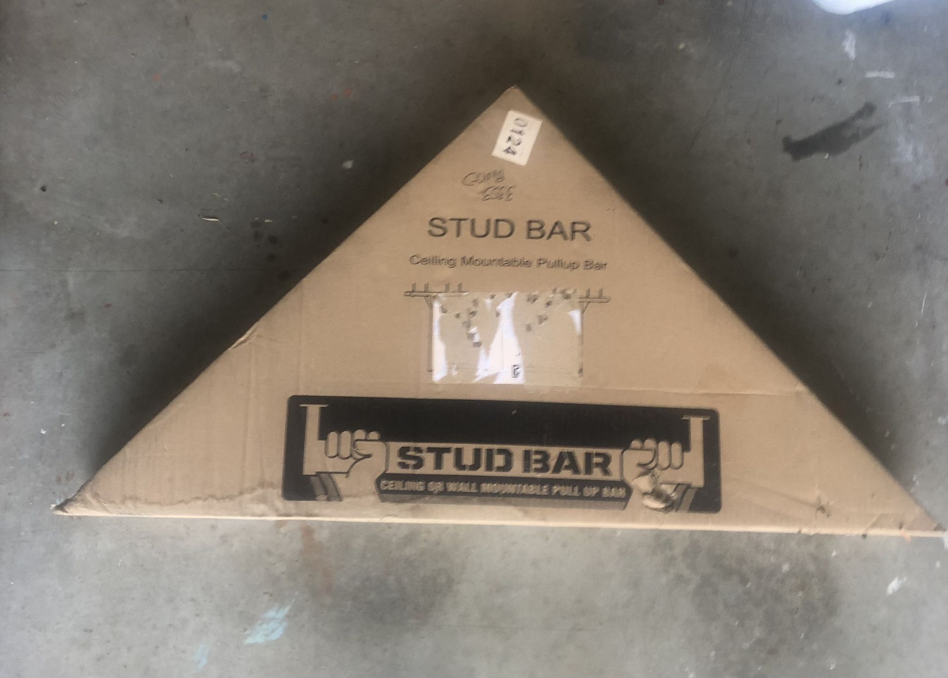 Stud Pull up bar ceiling mount never opened.