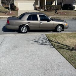 Ford Crown Victoria
